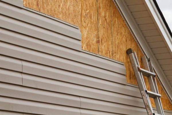 Siding_iStock-517925863-scaled-e1747415045938